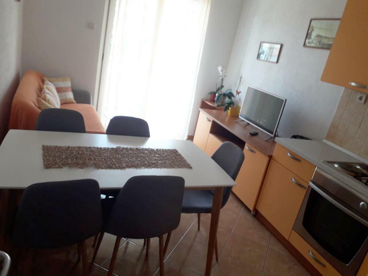 Apartments Mira Макарска Экстерьер фото